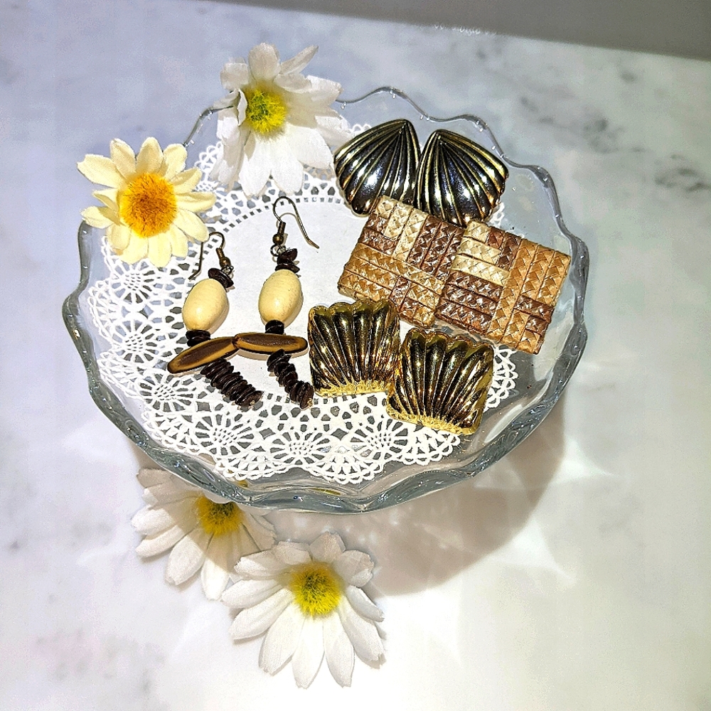 Vintage Earrings / 4 Pairs Earrings